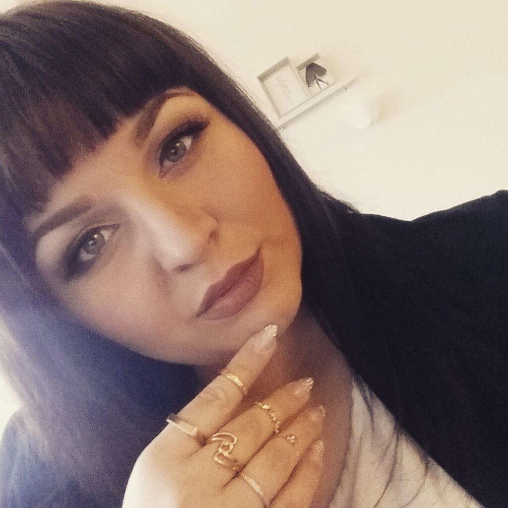Lippenstift in der Trendfarbe Marsala - jetzt entdecken!