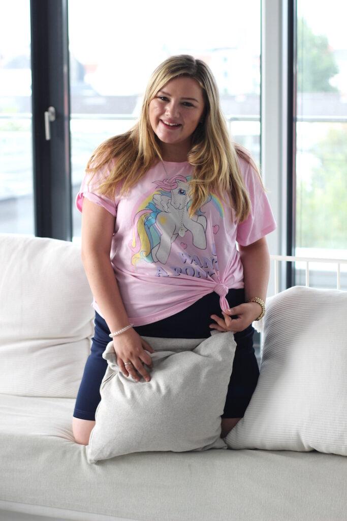 Knoten im T-Shirt grosse groessen