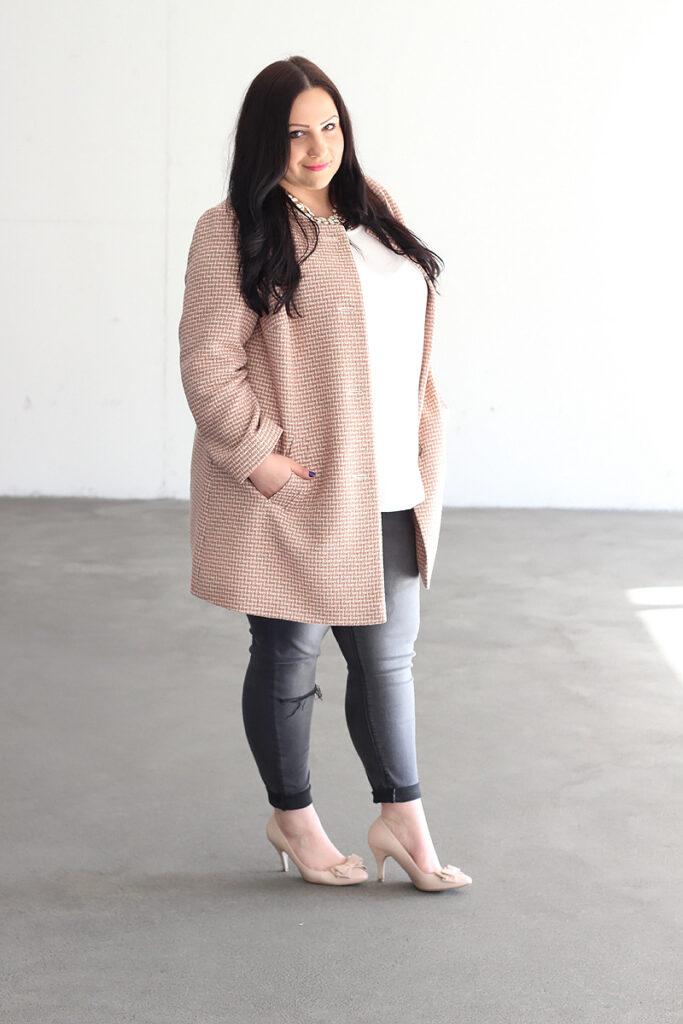 Farbe im Herbst macht gute Laune. Jetzt bunte Mäntel entdecken!