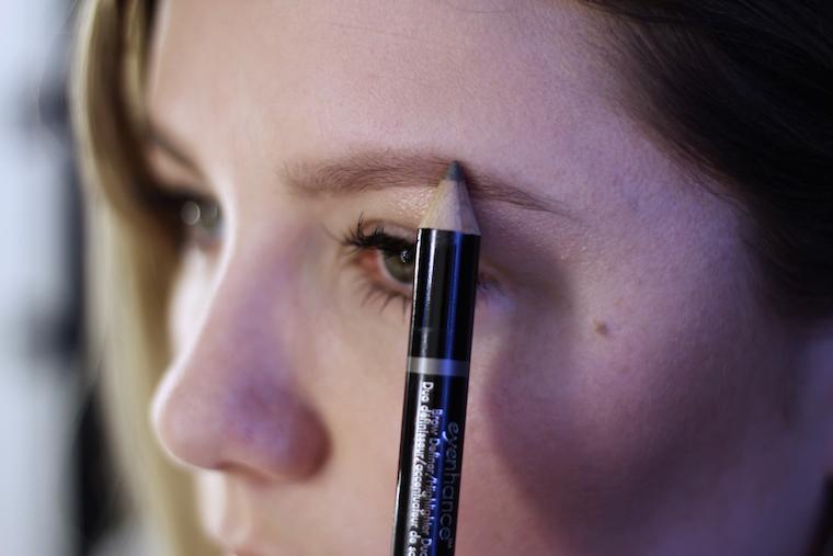 So malst Du Deine Augenbrauen nach - hier!