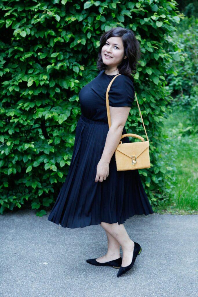 schwarzes kleid-grosse-groessen2