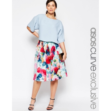 ASOS CURVE - Ausgestellter Midirock mit sommerlichem Blumenprint - Mehrfarbig 