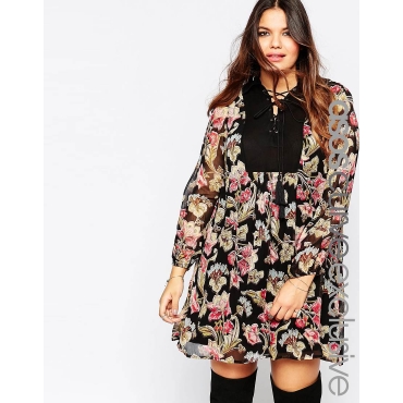 ASOS CURVE - Ausgestelltes Kleid mit geblümten Folkloremuster und Schnürdetail - Druck 