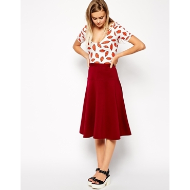 ASOS - Langer Rock mit ausgestelltem Saum - Weinrot 