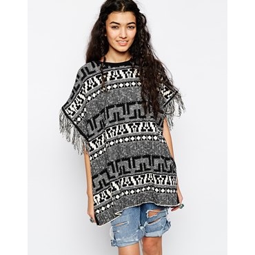 ASOS - Schwarz-weiß gemusterter Strick-Poncho mit Fransen 