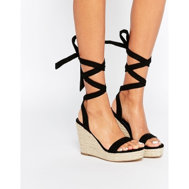 ASOS - TALENT - Sandalen mit Keilabsatz und Ballerinaschnürung - Schwarz 