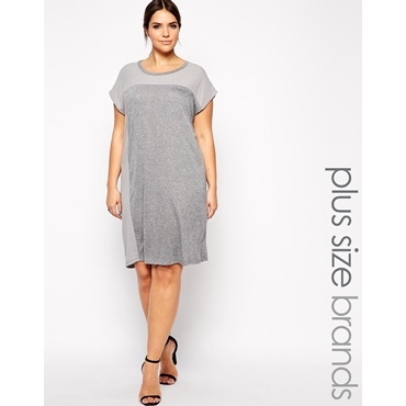 Carmakoma - T-Shirt-Kleid mit farblich abgesetztem Blockfarbendesign - Grau 