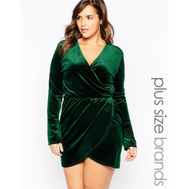 Club L - Plus Size - Asymmetrisches Wickelkleid aus Samt - Jadegrün 