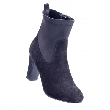 Stiefelette mit 9 cm Blockabsatz in schwarz von bonprix 