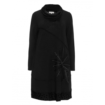 Feinstrickkleid mit Deko-Details 