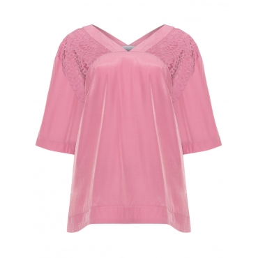 Fließendes Shirt mit Spitzeneinsatz 
