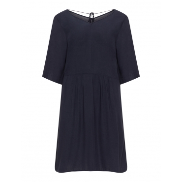 Sommerkleid mit V-Ausschnitt im Rücken 