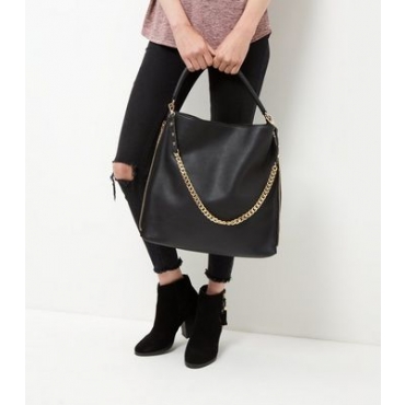 Schwarze Schultertasche mit Kettenträger 