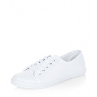 Teenager – Weiße Plimsolls zum Schnüren 