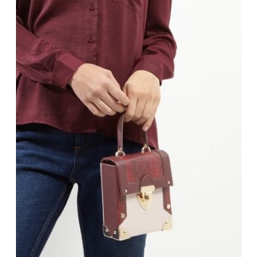 Weinrote, kleine Koffertasche mit Schlangenmuster-Einsatz 